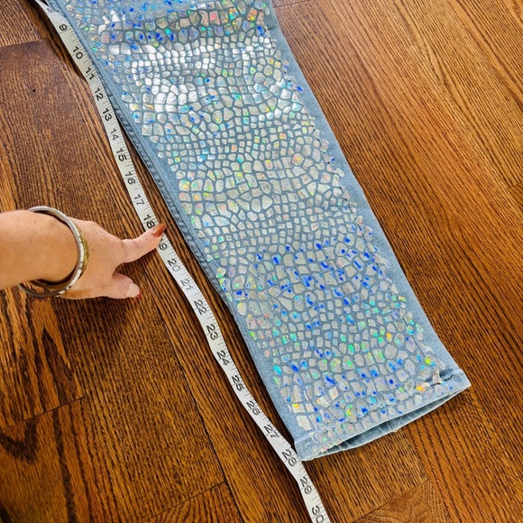 New Jack Berry Dragon Scales Iridescent Foil High Rise 90s Mum Jeans Sz L - Picture 10 of 15